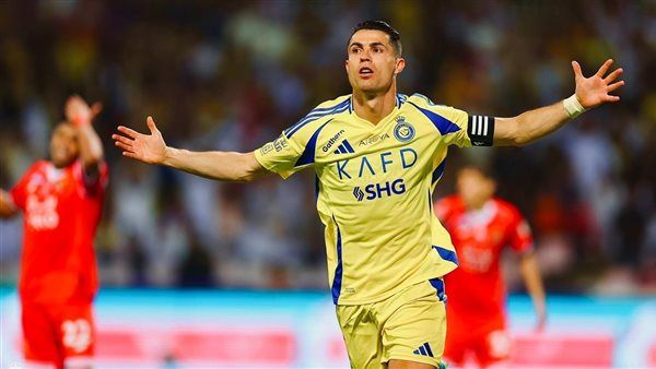 رونالدو وبنزيما على رأس المرشحين لجائزة أفضل لاعب فى الدورى السعودى