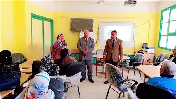 مدير "تعليم الفيوم" يتابع تدريب تنمية المهارات الحياتية في تدريس العلوم