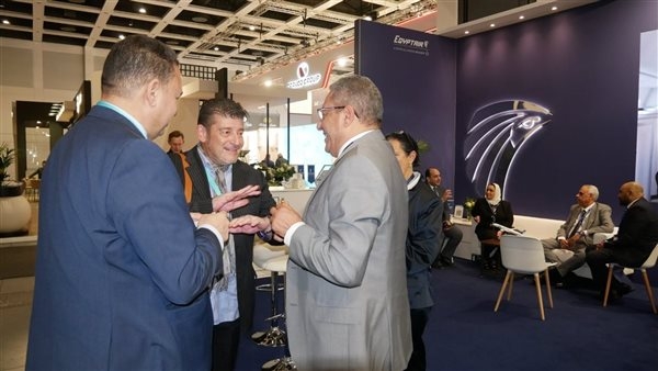 "مصر للطيران" تواصل اجتماعاتها في بورصة برلين للسياحة والسفر ITB (صور)