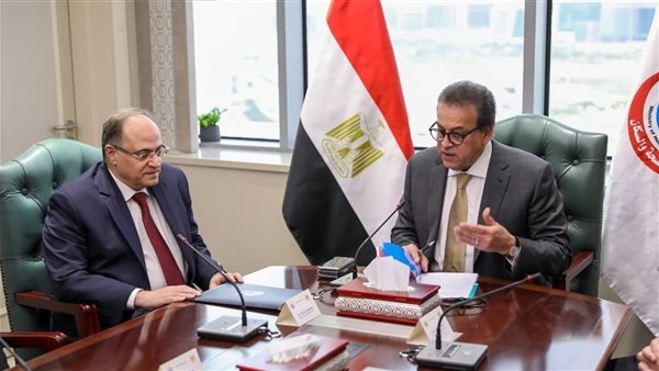 توطين تكنولوجيا تصنيع أدوية علاج الأورام بمصر.. "الصحة" تكشف تفاصيل الاتفاقية