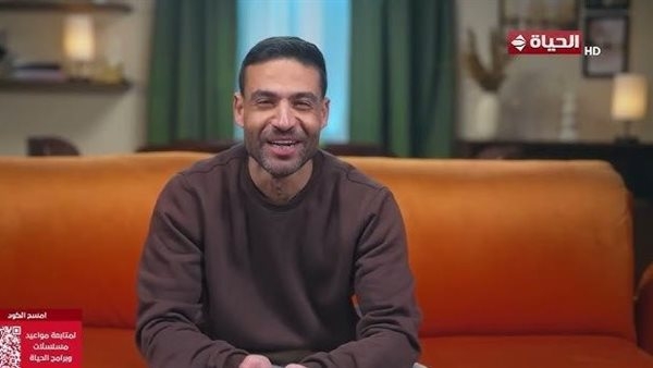 "فرق كبير بين الفانلة والجلابية".. إسلام فوزي يكشف سر شخصية الأب في الدراما