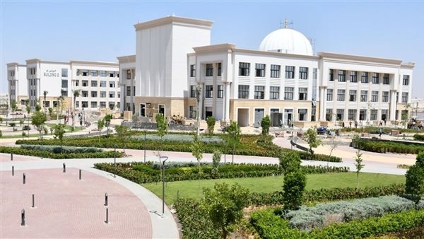 طلاب جامعة الإسماعيلية الأهلية في زيارة ميدانية إلى تبة الشجرة
