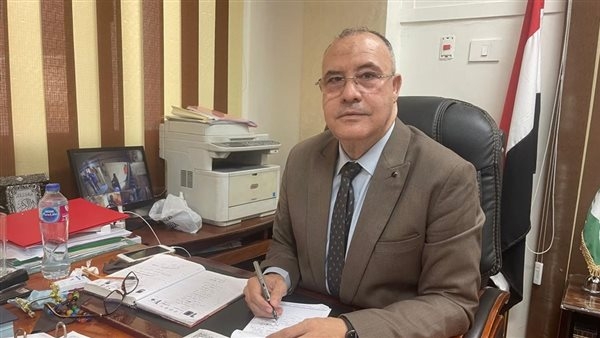 التموين تضبط طن و300 كيلو دقيق بلدي و500 لتر زيت بالشرقية