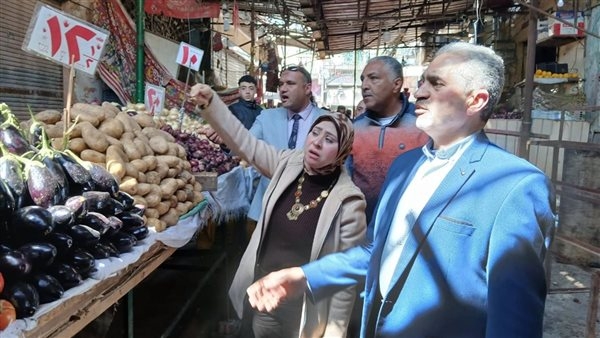 ضبط مخالفات في حملات تموينية مكبرة على الأسواق بالإسكندرية