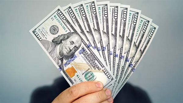 سعر الدولار اليوم الأربعاء 7 مايو 2025 في السوق الرسمي
