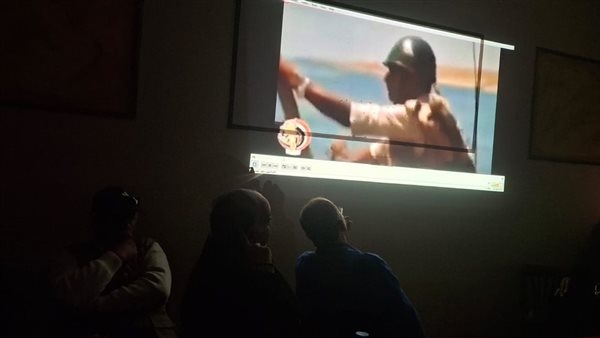 ورشة الزيتون الأدبية تقدم فيلمًا وثائقيًا عن "صائد الدبابات" (صور)