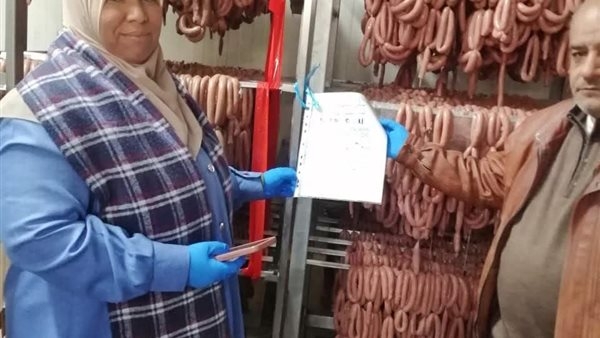 ضبط أغذية مجهولة المصدر و3000 لتر سولار مدعمة قبل تهربيها للسوق السوداء بالشرقية