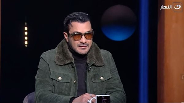 "طلبت منه كفالة طفل".. محمد رجب يكشف تفاصيل وصية والدته له