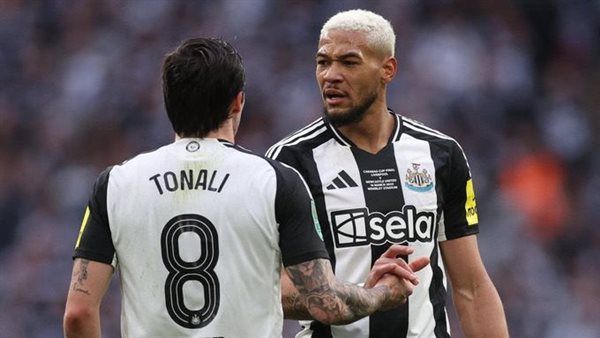 الشوط الأول.. نيوكاسل يونايتد يتقدم على ليفربول في نهائي كأس الرابطة