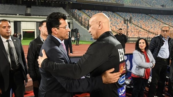 وزير الرياضة يدعم منتخب مصر قبل مواجهتي إثيوبيا وسيراليون فى تصفيات كأس العالم
