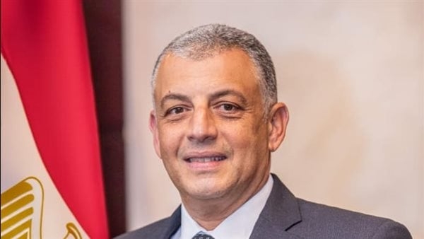 محافظ الإسماعيلية يشيد بجهود جامعة قناة السويس في دعم القطاع الطبي بالمحافظة