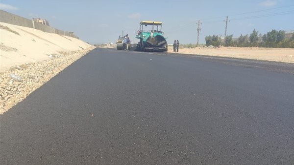 رفع كفاءة الطريق السطحي أمام مدخل المنطقة الصناعية بالشرقية