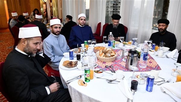 أسقفية الخدمات تنظم إفطارا يضم عددا من شيوخ الأزهر الشريف