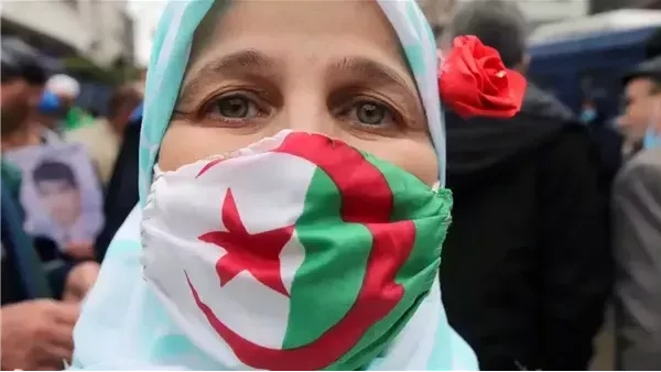 للأرامل والمطلقات.. رابط تسجيل منحة المرأة الماكثة بالبيت في الجزائر 2025