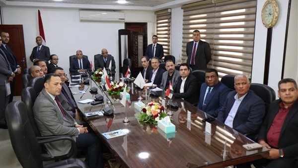 وزير الكهرباء يجتمع بالعاملين بشركة شرق الدلتا لإنتاج الكهرباء