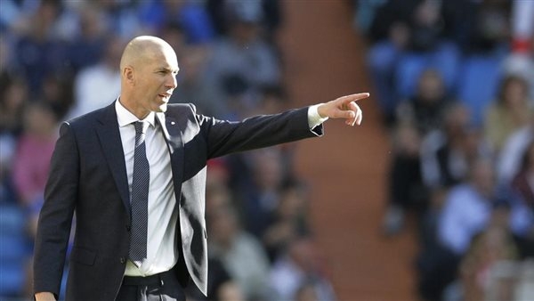"ليكيب": زيدان يرفض عرضًا خياليًا لتدريب الهلال السعودى