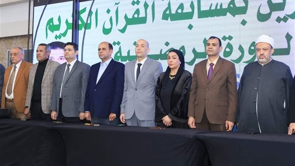 "الشعب الجمهورى" يكرم 120 طالبا من حفظة القرآن الكريم بسوهاج