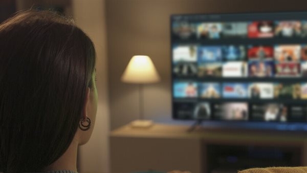 كيف يمكن أن تسبب لك مسلسلاتك المفضلة مشاكل صحية خطيرة؟
