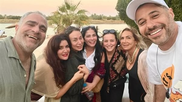 منى زكي تتصدر التريند بصورة.. ما القصة؟