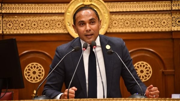 أبو غالي: تخفيض رسوم عبور السفن في قناة السويس يحمل مكاسب اقتصادية عظيمة لمصر