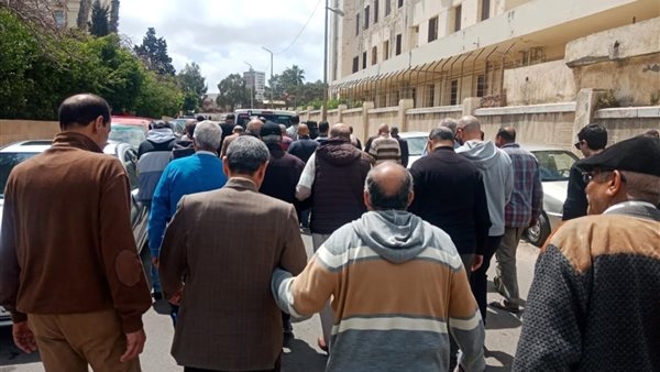 تشييع جثمان شقيق الفنان إيمان البحر درويش إلى مثواه الأخير بالإسكندرية
