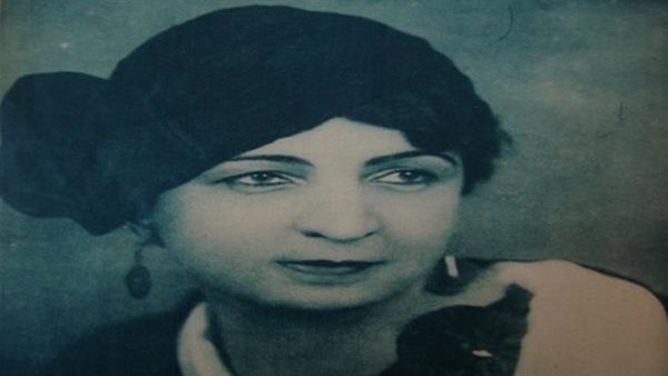 روز اليوسف ويوسف وهبى.. جمعهما "الشياطين السود" واعتزلت المسرح بسببه