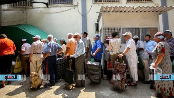عاجل.. طوابير الإسرائيليين تمتد فى الشوارع للحصول على مساعدات غذائية مجانية