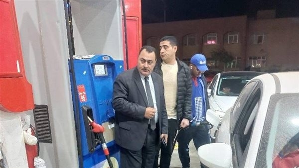 غرفة عمليات وحملات على محطات الوقود بعد تحريك أسعار البنزين في دمياط