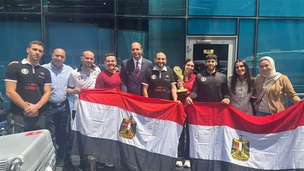 وفد رسمي يستقبل بعثة مصر المشاركة ببطولة العالم للإسكواش العائدة من باكستان
