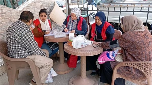 "صحة الإسكندرية": فرق المبادرات الصحية تواصل المشاركة بفعاليات سوق اليوم الواحد