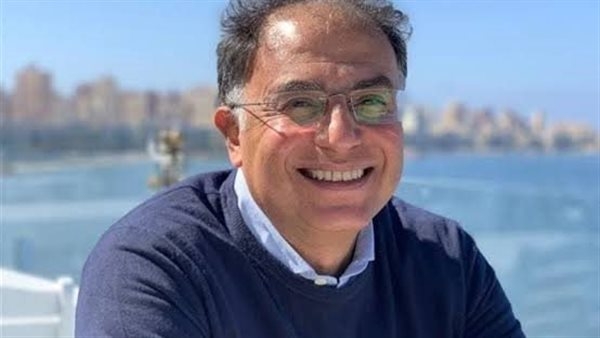 "قراءات نقدية في الخطاب السردي" لـ أشرف العشاوي بجامعة القاهرة غدًا