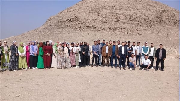 زيارة علمية وأثرية لهرم هوارة وهرم اللاهون لطلاب كلية الآداب بجامعة الفيوم