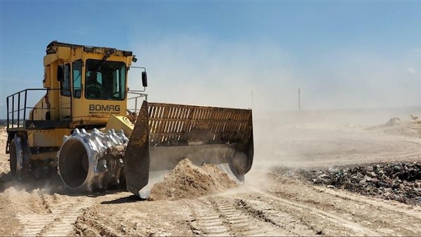محافظ الدقهلية يتابع أعمال الإنشاء المرحلي وتشغيل المدفن الصحي الهندسي بقلابشو