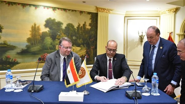 "جبران": توفير الضمانات الكافية لصحة العامل وسلامة أدوات الإنتاج