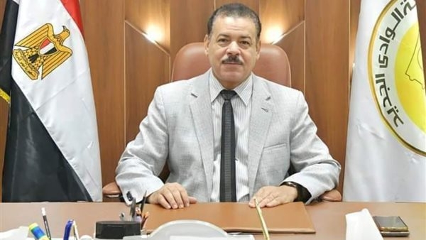 رئيس جامعة الوادي الجديد يهنئ الأخوة الأقباط بعيد القيامة المجيد