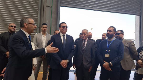 بقيمة 250 ألف جنيه.. "التموين" تنسق مع البنك المركزي لزيادة صرف مستحقات مزارعي القمح
