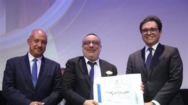 بعد إعلان اسمه.. هل خالفت الجهة المرشحة لعبد الرحيم كمال شروط لائحة جوائز الدولة؟