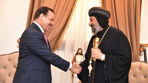 رئيس جامعة الوادي الجديد يهنىء الأقباط بمناسبة عيد القيامة المجيد