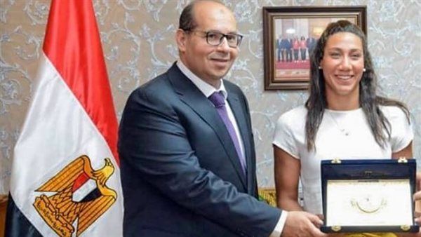 اتحاد السباحة يوافق على ترشح فريدة عثمان للجنة اللاعبين بـ"الأولمبية المصرية"
