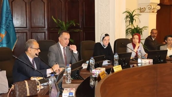 مجلس الدراسات العليا والبحوث يناقش الاتفاقيات الدولية بالعملية التعليمية بجامعة الإسكندرية