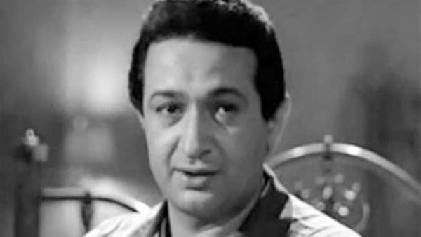 79 عاما على مولده.. كيف تناولت الكتب مسيرة نور الشريف؟