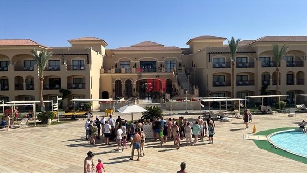 المنتجعات السياحية بالغردقة تشارك السياح الألمان احتفالاتهم يوم "البريتزل" العالمي