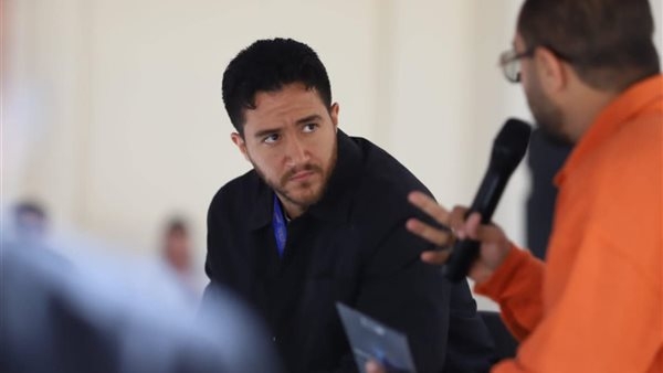 أحمد مالك: التمثيل في سن صغير فادني وضرني وهذه نصيحتي لعصام عمر