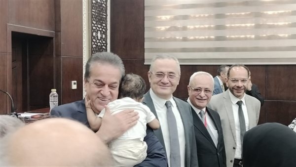 وزير الصحة يشهد تكريم شهيدي معهد القلب ويطلق جائزتين باسميهما بـ100 ألف جنيه