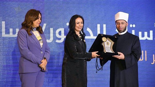 تكريم وزير الأوقاف وعدد من المحافظين في حفل "أهل الخير"