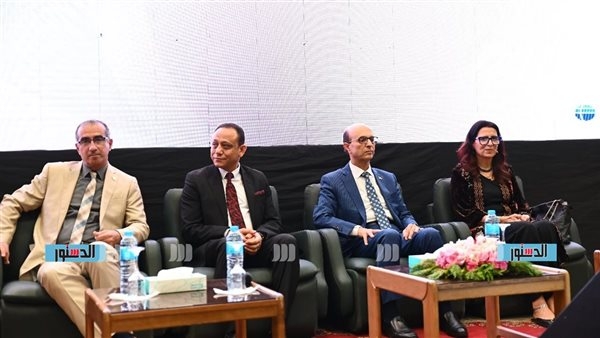 رئيس جامعة أسيوط ومدير "فولبرايت" في ندوة للتعريف بفرص منح الهيئة لتعزيز التعاون العلمي