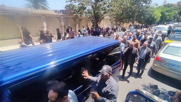 تشييع جثمان الفنان نعيم عيسى لمثواه الأخير بمقابر المنارة فى الإسكندرية (صور)
