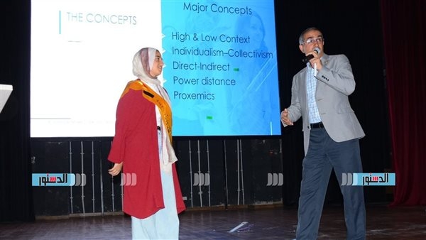 "بناء جسور التواصل بين الثقافات في عالم متغير".. محاضرة توعوية بجامعة أسيوط الأهلية