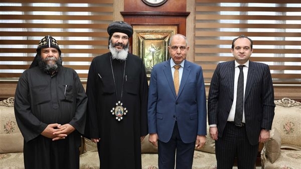محافظ المنيا يلتقي وفد دير العذراء والملاك ميخائيل بالبهنسا