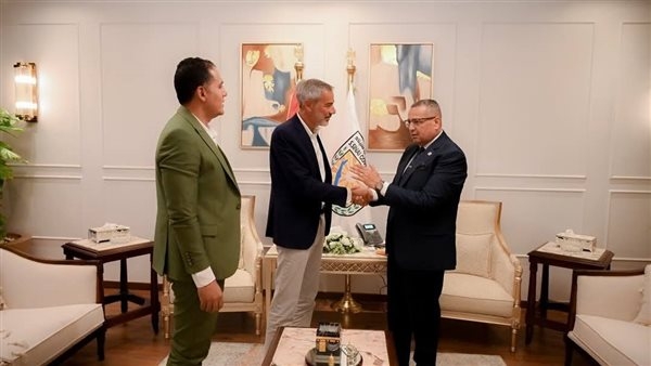 محافظ جنوب سيناء يبحث تعزيز دور شرم الشيخ كمدينة خضراء